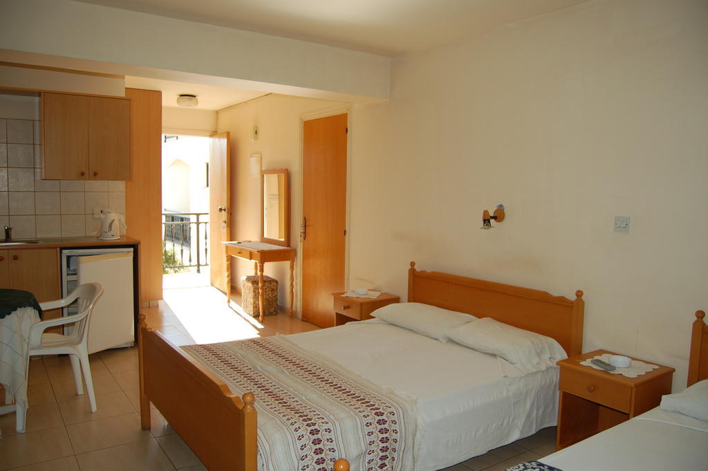 Nicos & Olympia Apartments Polis Quarto foto