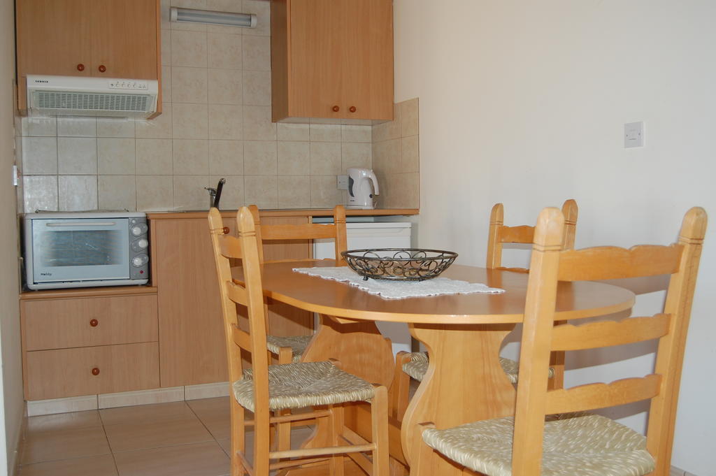 Nicos & Olympia Apartments Polis Quarto foto